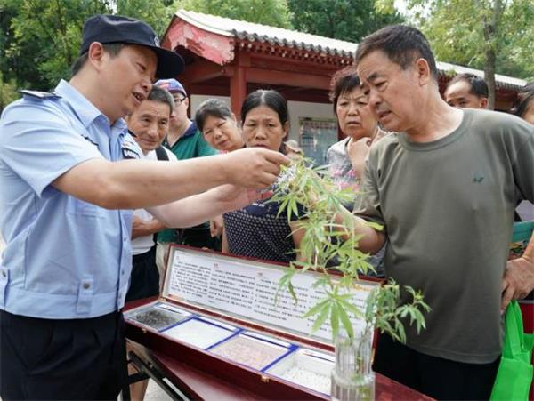 北京豐臺民警宣講毒品危害